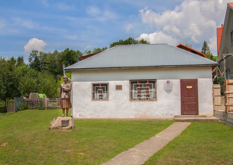 Музей «Чеська школа»  в Колочаві.Збудована в 1931році.
